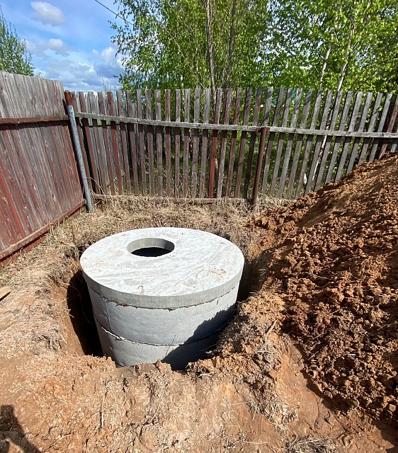 Проведение канализации и установка колодца